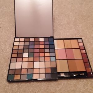 Beauty Gems Eye and Face Palette